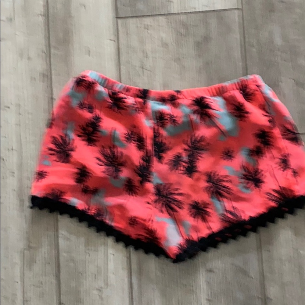Shorts - Picture 2 of 3